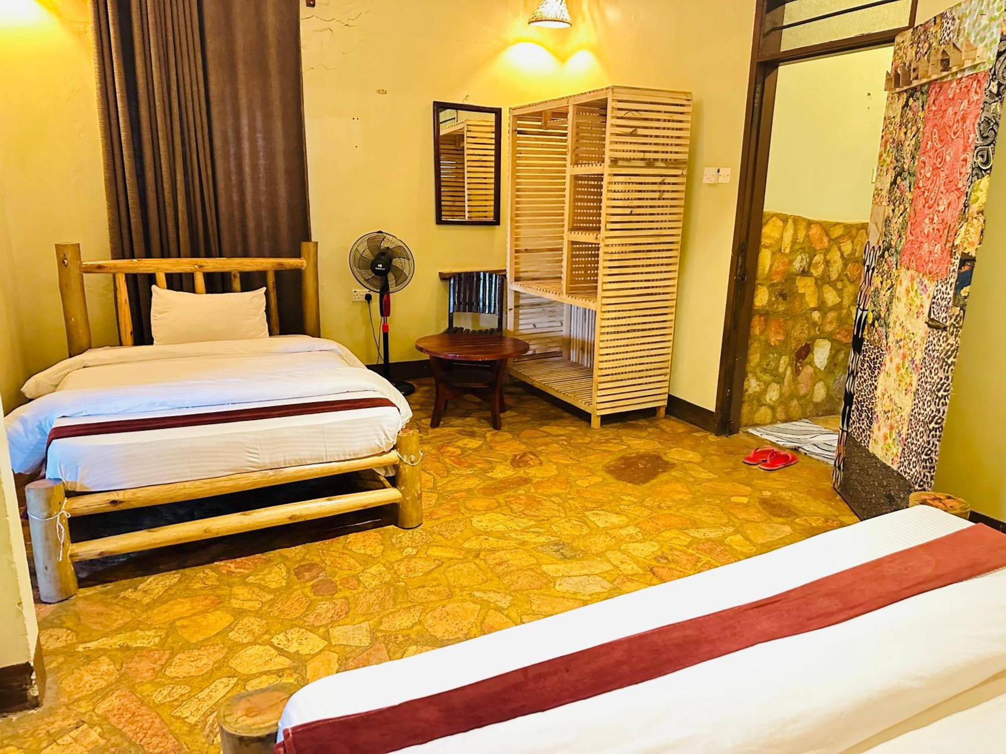 Afro Smile Hotel & Guest House Jinja Exterior photo