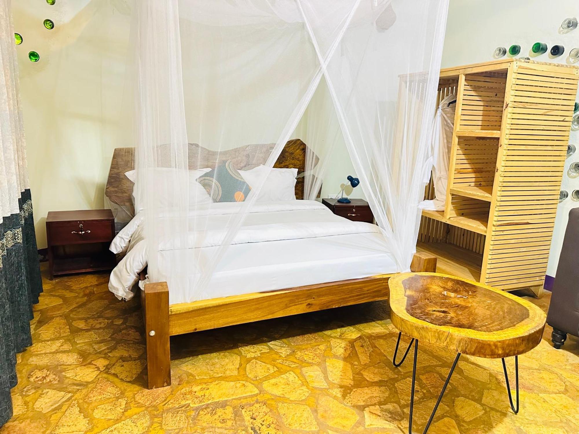 Afro Smile Hotel & Guest House Jinja Exterior photo