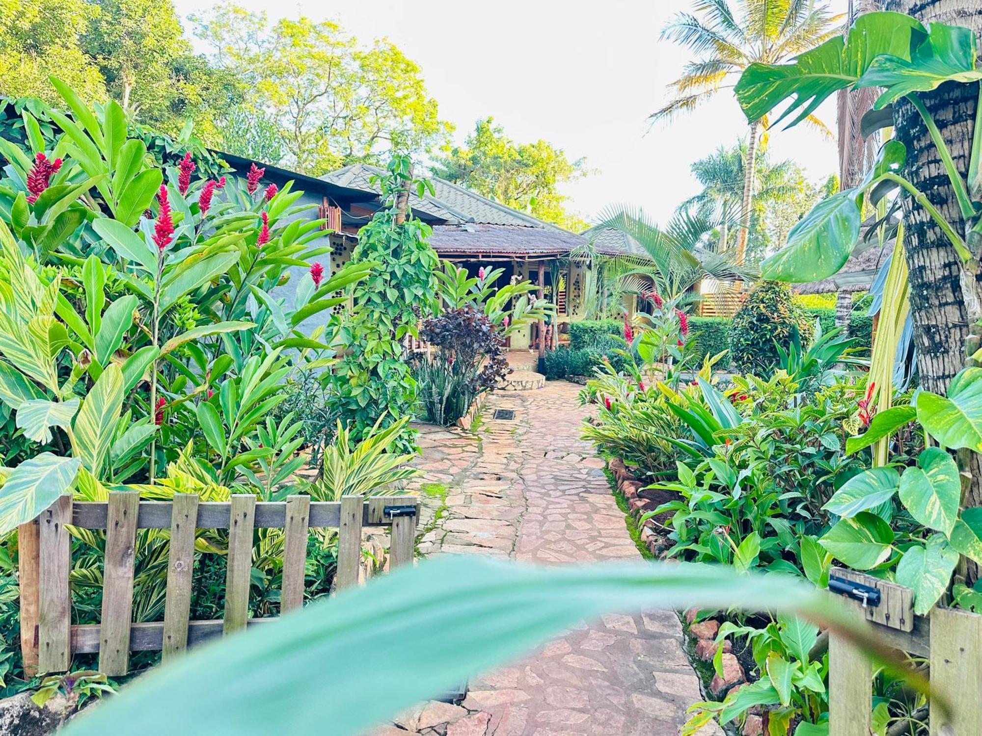 Afro Smile Hotel & Guest House Jinja Exterior photo